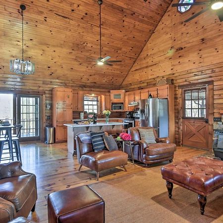 Luxury Pearcy Cabin With 5 Private Acres And Hot Tub! Eksteriør bilde