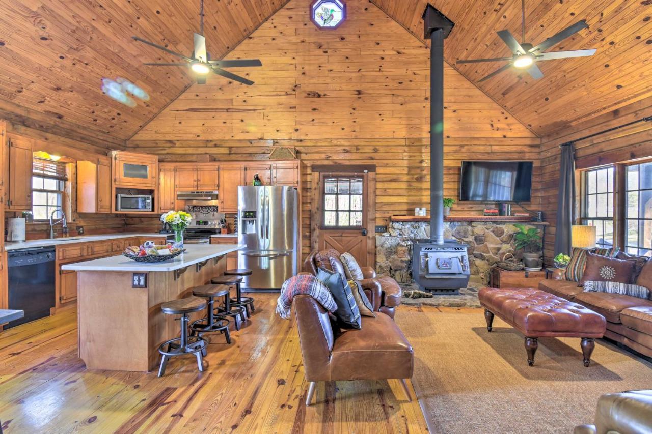 Luxury Pearcy Cabin With 5 Private Acres And Hot Tub! Eksteriør bilde