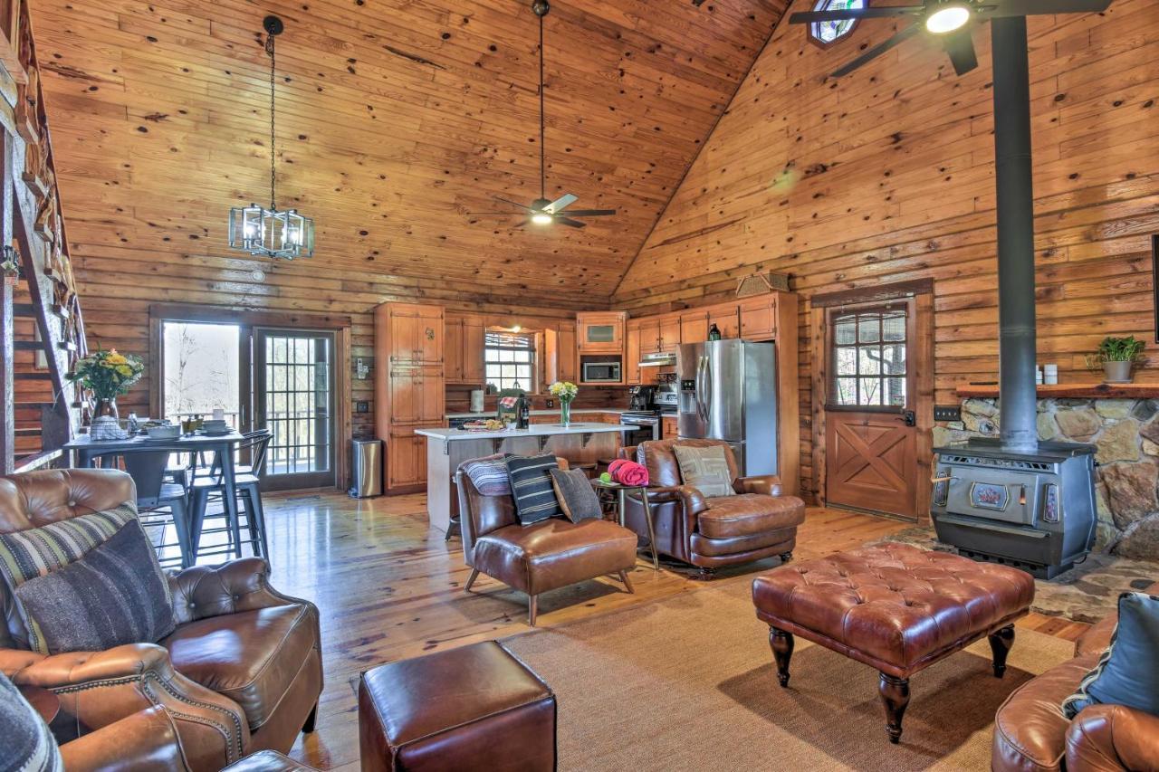 Luxury Pearcy Cabin With 5 Private Acres And Hot Tub! Eksteriør bilde