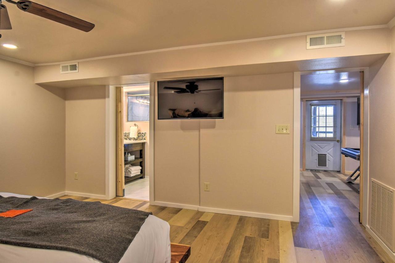 Luxury Pearcy Cabin With 5 Private Acres And Hot Tub! Eksteriør bilde