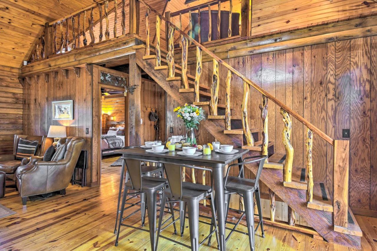Luxury Pearcy Cabin With 5 Private Acres And Hot Tub! Eksteriør bilde